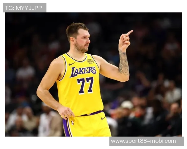 东契奇与里夫斯携手共进展现持球天赋助力湖人未来发展