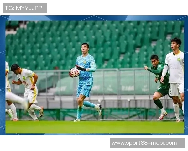 拉米罗首次公开带队训练分组对抗战术布局引关注